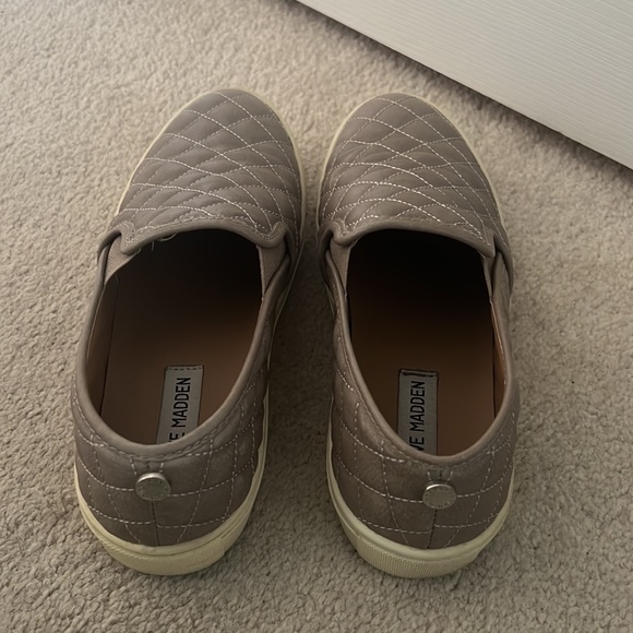 Steve Madden slip on sneakers - Picture 2 of 3